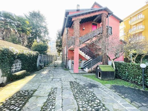 Villa a Cinisello Balsamo, Milano