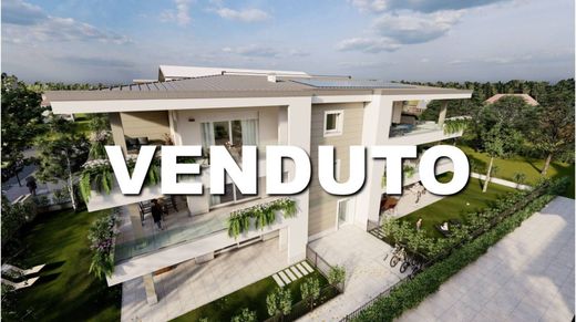 ‏דירה ב  Cernusco sul Naviglio, Città metropolitana di Milano