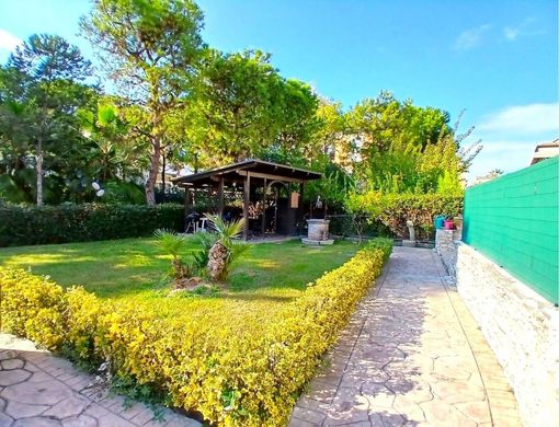 Villa in San Benedetto del Tronto, Provincia di Ascoli Piceno