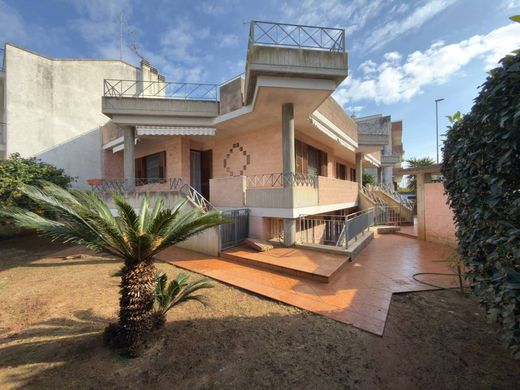 Βίλα σε Luppiu, Provincia di Lecce