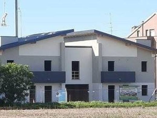 Villa en Novara, Provincia di Novara