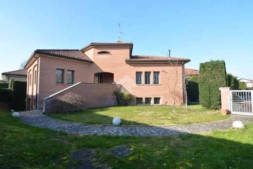 Villa in Bernareggio, Provincia di Monza e della Brianza