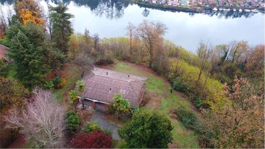 Villa Castelletto Sopra Ticino, Novara ilçesinde