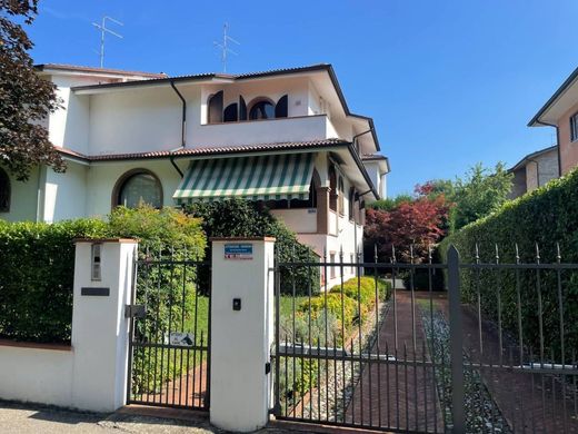 Villa in Formigine, Provincia di Modena