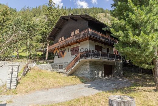 Apartment / Etagenwohnung in Ayas, Valle d'Aosta