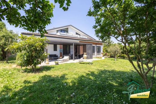 Villa in Vinovo, Turin