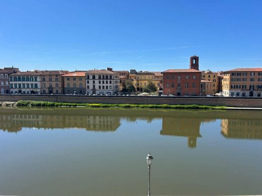 Apartment / Etagenwohnung in Pisa, Province of Pisa