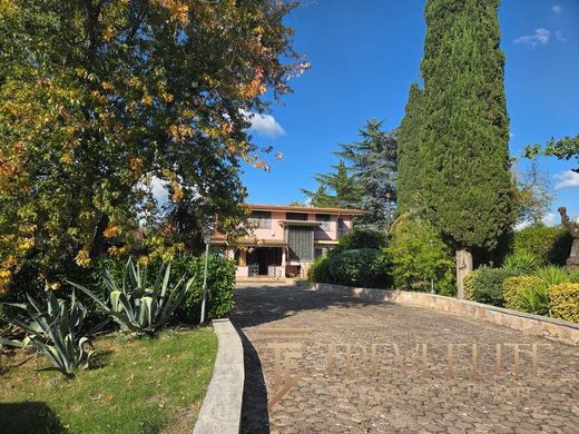 Villa in Rome, Latium