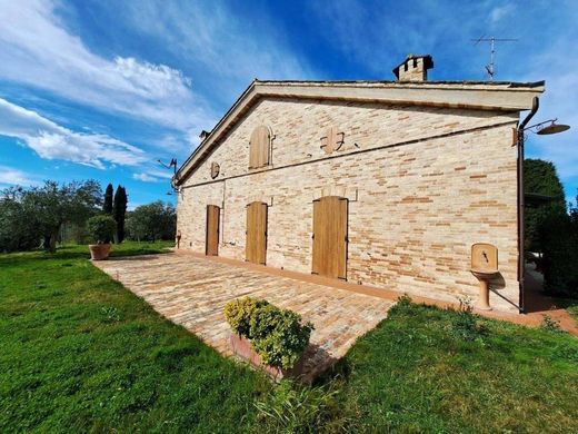 Villa in Macerata, Provincia di Macerata