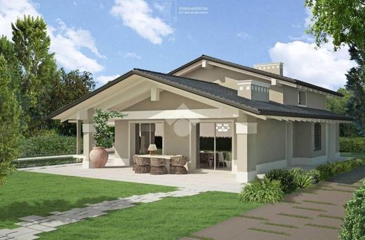 Villa in Viggiù, Provincia di Varese