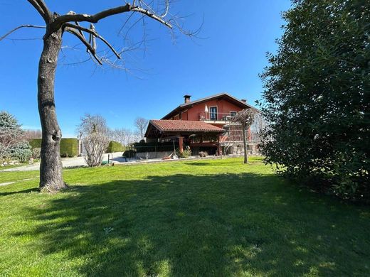 Villa Borgo San Dalmazzo, Cuneo ilçesinde