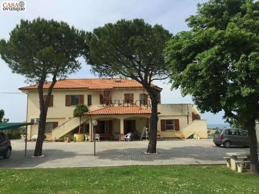 Villa in San Costanzo, Pesaro-Urbino