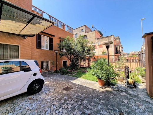 Luxury home in Rome, Latium