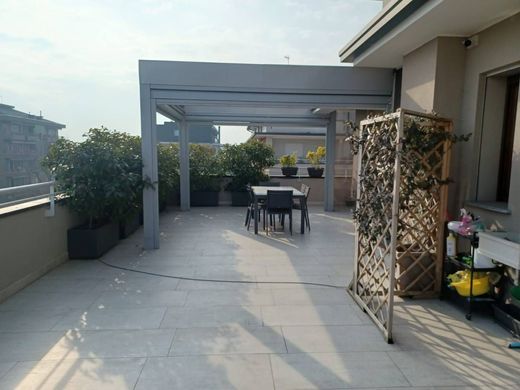 ‏דירה ב  Cusano, Città metropolitana di Milano