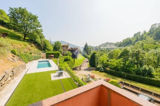 Willa w Nembro, Provincia di Bergamo