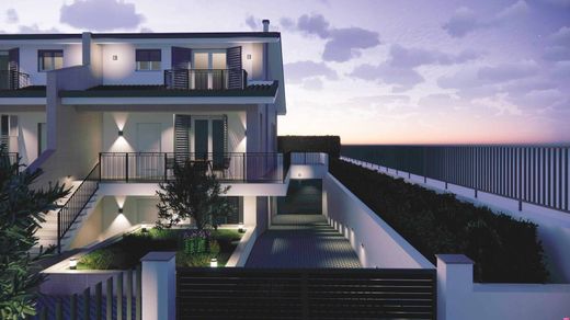 Villa Roma, Lazio bölgesinde