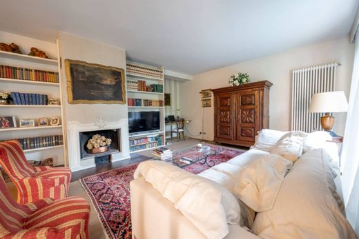 Apartment / Etagenwohnung in Turin, Piemont