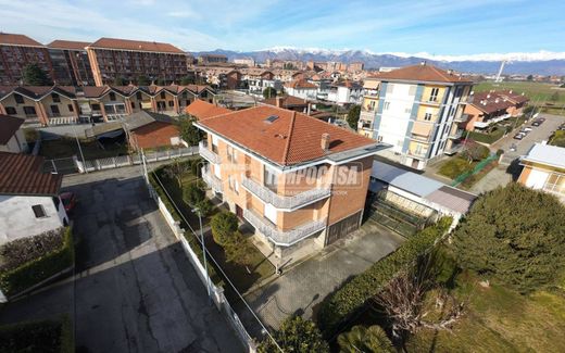 Villa in Borgaro Torinese, Turin