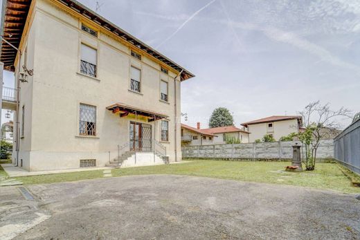 Villa a Cuggiono, Milano