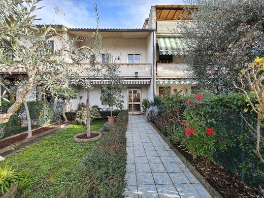 Villa Campi Bisenzio, Firenze ilçesinde