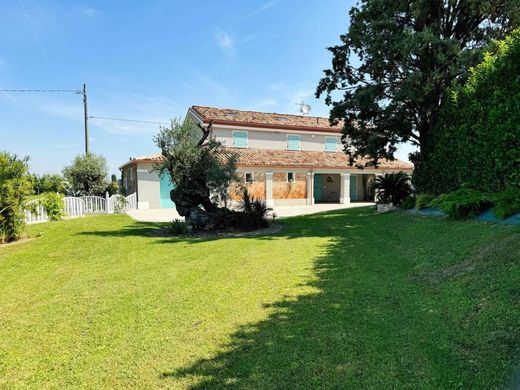 ﻓﻴﻼ ﻓﻲ Gambettola, Provincia di Forlì-Cesena