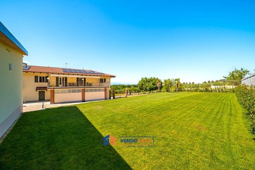 Элитный дом, Saluzzo, Provincia di Cuneo