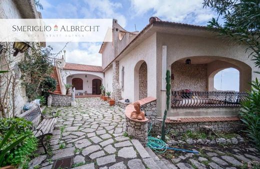 Villa Castelmola, Messina ilçesinde