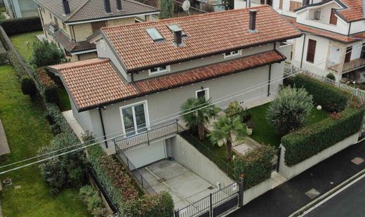 빌라 / Cesate, Città metropolitana di Milano