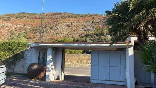 Villa Castel San Giorgio, Salerno ilçesinde