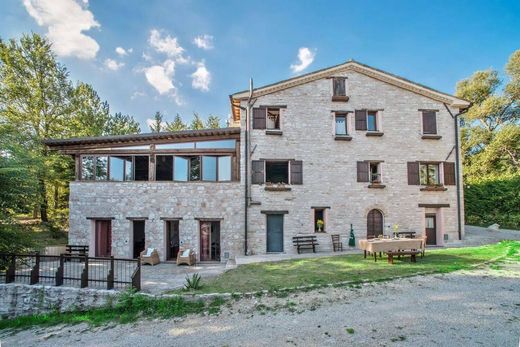 Villa Cagli, Pesaro e Urbino ilçesinde