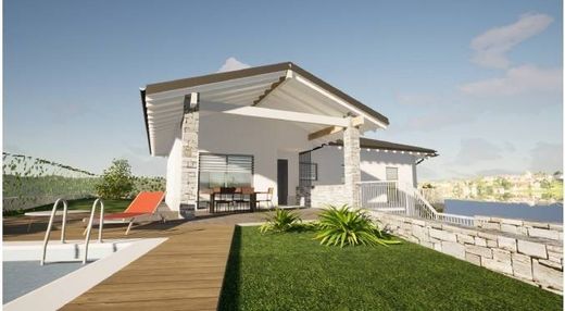 빌라 / Brezzo di Bedero, Provincia di Varese