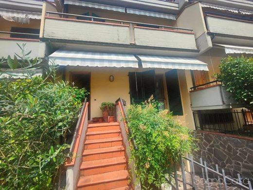 Rijtjeshuis in Calenzano, Province of Florence