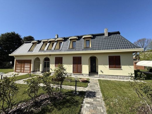 Villa à Trezzano sul Naviglio, Milan