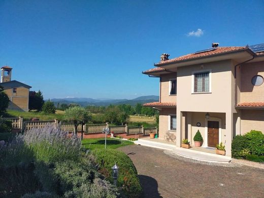 Βίλα σε Oricola, Provincia dell' Aquila