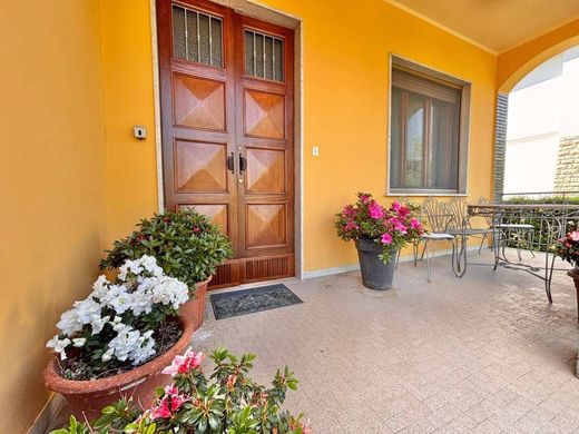 Villa in Lucca, Provincia di Lucca