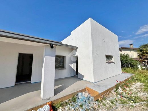Villa a Resana, Treviso