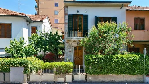 Casa di lusso a Campi Bisenzio, Firenze