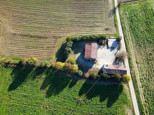 Köy evi Ponti sul Mincio, Mantova ilçesinde