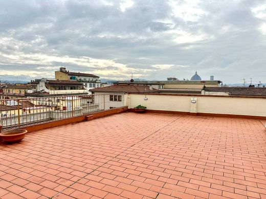 Penthouse Floransa, Firenze ilçesinde