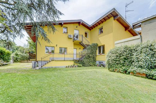 Villa a Sesto Calende, Varese