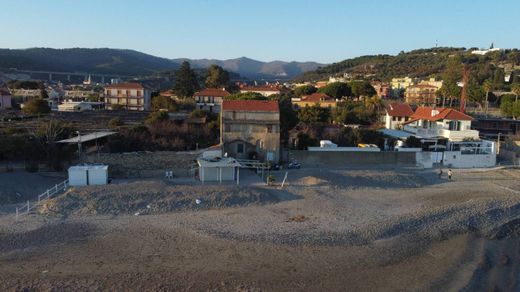 Villa a Cervo, Imperia