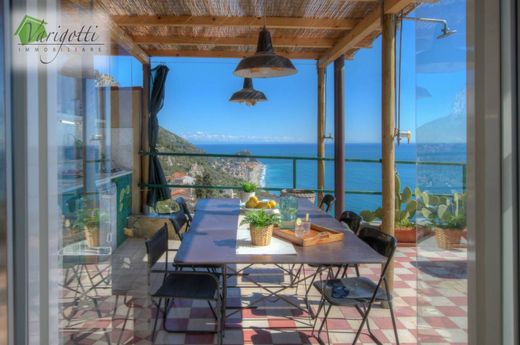 Casale a Finale Ligure, Savona