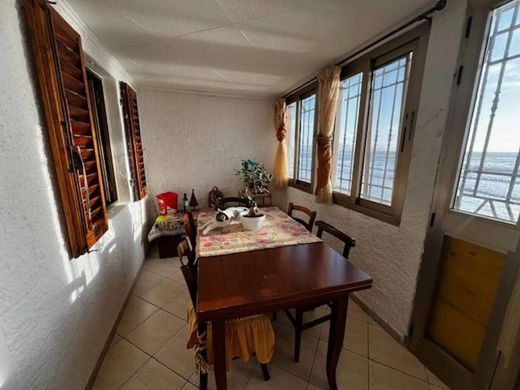 빌라 / Follonica, Provincia di Grosseto