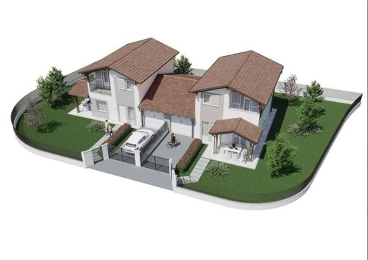 Villa en Fino Mornasco, Provincia di Como