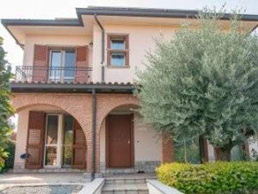 Villa Pieve Emanuele, Milano ilçesinde