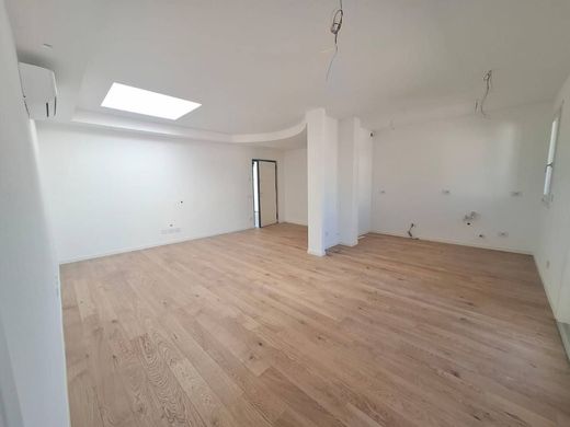 Cobertura - Mariano Comense, Provincia di Como