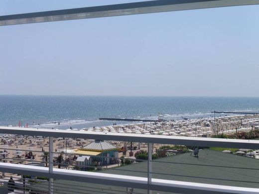 Apartment / Etagenwohnung in Jesolo, Venedig