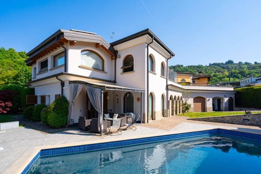 Villa in Gussago, Provincia di Brescia