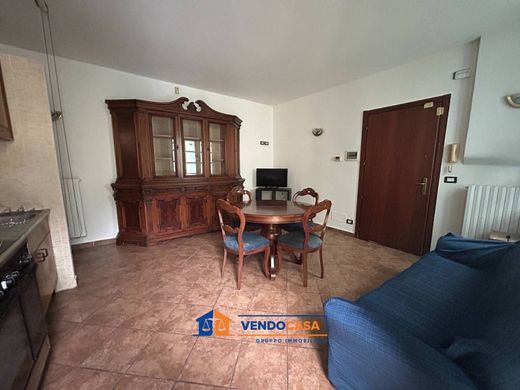 Piso / Apartamento en Alba, Provincia di Cuneo