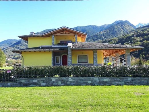 Villa in Castello dell'Acqua, Provincia di Sondrio